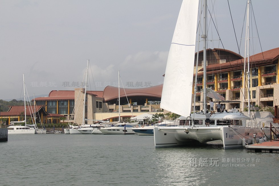 三亞亞龍灣游艇會碼頭 三亞亞龍灣游艇會碼頭
